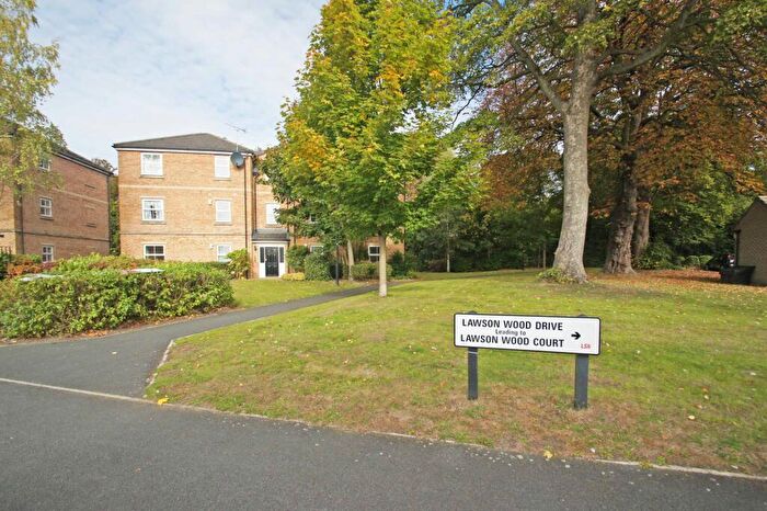 2 Bedroom Flat To Rent In Lawson Wood Drive, Meanwood, Leeds, LS6