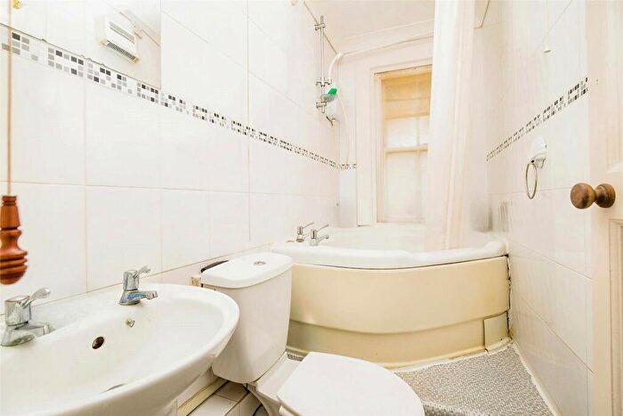 1 Bedroom Flat For Sale In Marine Drive West, Bognor Regis, West Sussex, PO21