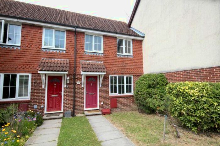 2 Bedroom Property To Rent In Wordsworth Place, Horsham, RH12