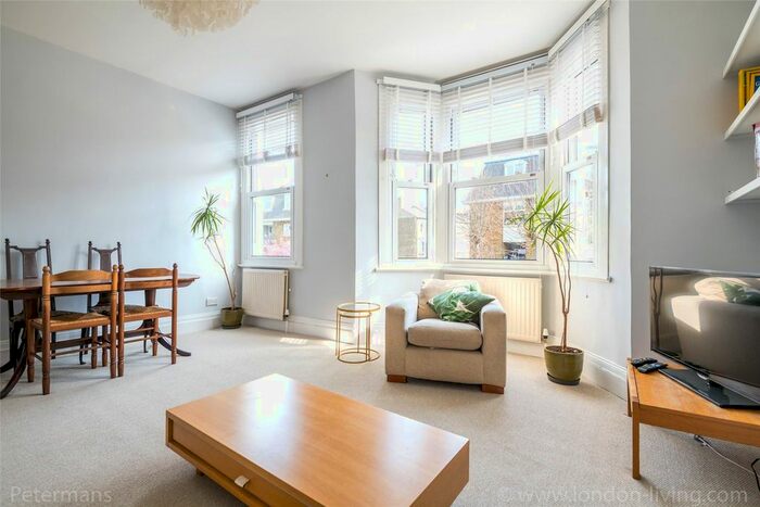 3 Bedroom Flat To Rent In Herne Hill Road, London, SE24