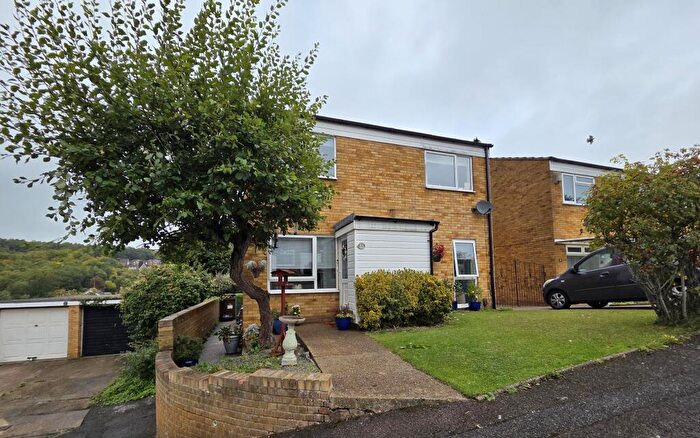 3 Bedroom Detached House To Rent In Rush Close, Walderslade., ME5