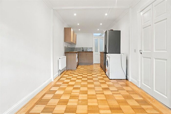 Studio To Rent In Sewardstone Road, Waltham Abbey, EN9