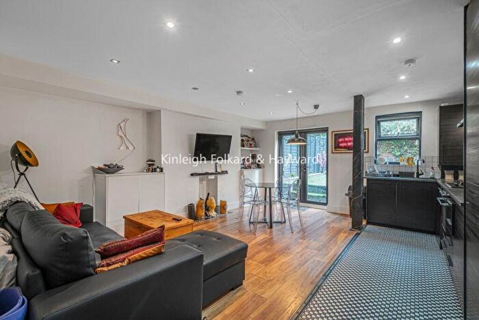 1 Bedroom Flat For Sale In Isledon Road, Islington, London, N7