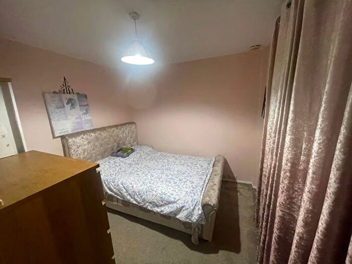 1 Bedroom Detached Bungalow To Rent In Pinkwell Avenue, Hayes, UB3