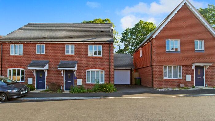 3 Bedroom Semi-Detached House To Rent In Rascals Close, Southwater RH13