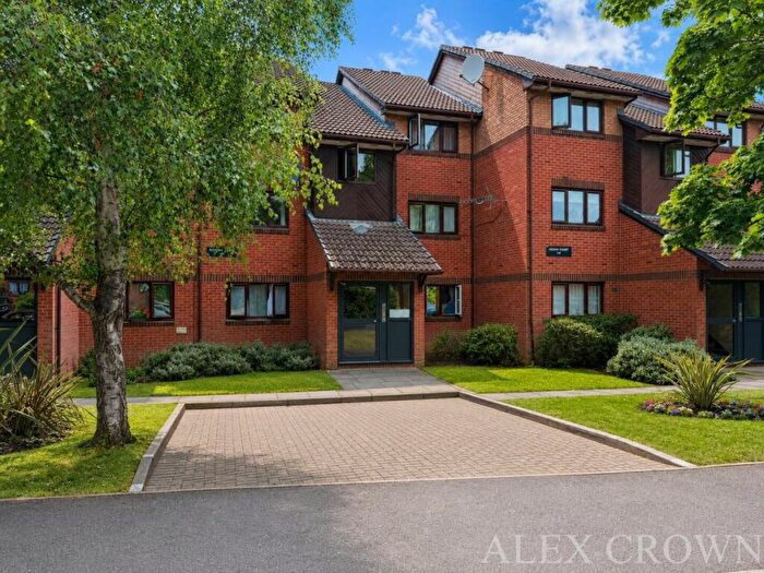 1 Bedroom Flat To Rent In Bolden Court, Pavilion Way, Burnt Oak, HA8