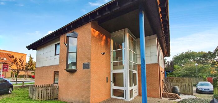 2 Bedroom Flat For Sale In Crowborough Lane, Milton Keynes, MK7