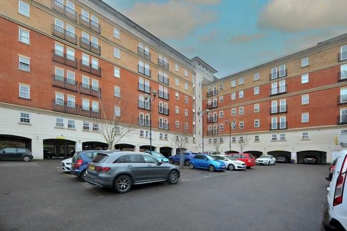 1 Bedroom Flat To Rent In Pembroke Road, Ruislip Manor, Ruislip, HA4