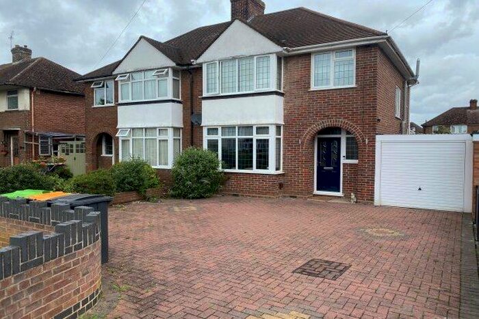 3 Bedroom Semi-Detached House To Rent In Wendover Drive, Bedford, MK41