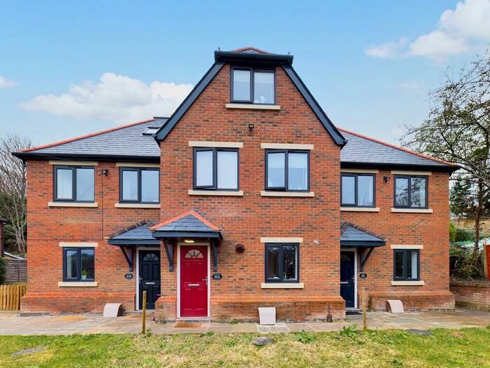 4 Bedroom Terraced House To Rent In Hughenden Road, High Wycombe, HP13