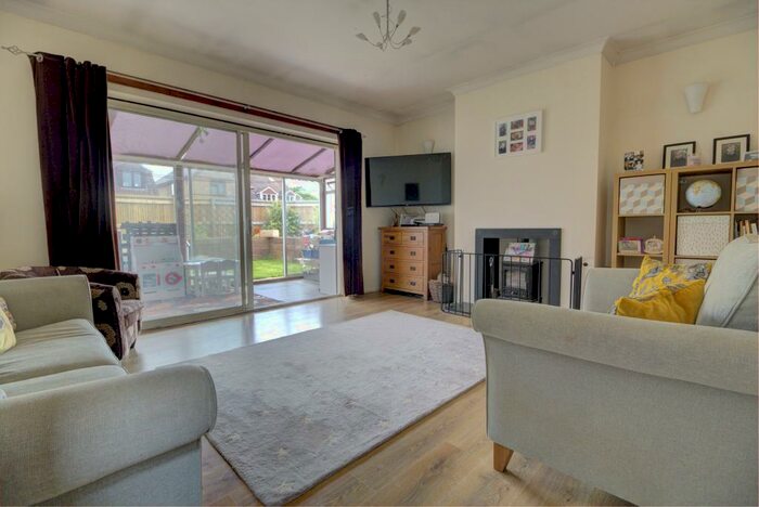 3 Bedroom Detached Bungalow For Sale In Aerodrome Road, Bekesbourne, CT4