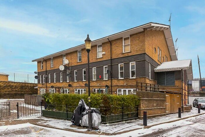 2 Bedroom Flat To Rent In Leabank Square, London, E9