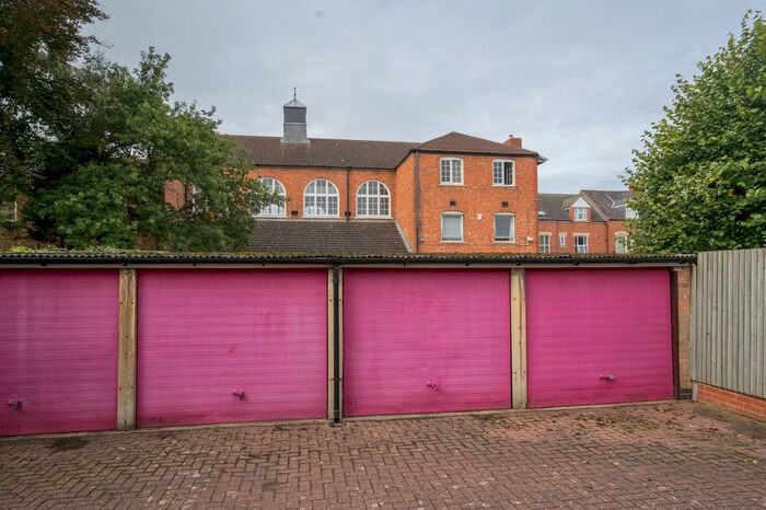 Parking/garage To Rent In Garage At Portland Road, Clarendon Park, Leicester, LE2