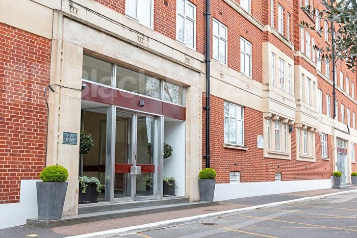 Studio To Rent In Edwardes Square, Kensington, W8