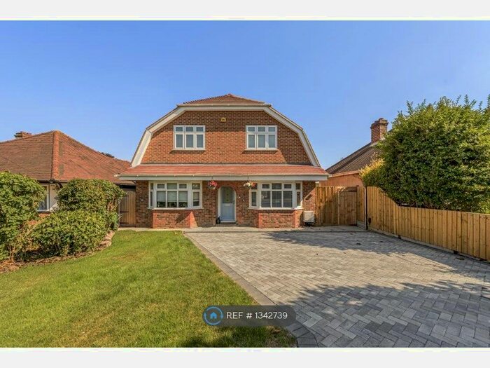 6 Bedroom Detached House To Rent In Edith Road, Maidenhead, SL6