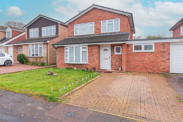 3 Bedroom Detached House To Rent In Proctors Road, Wokingham, RG40