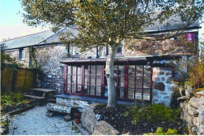 2 Bedroom Property To Rent In Rectory Road, Penzance, TR19