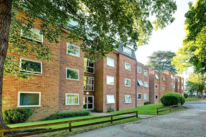 2 Bedroom Flat For Sale In Briardale, Ware, SG12