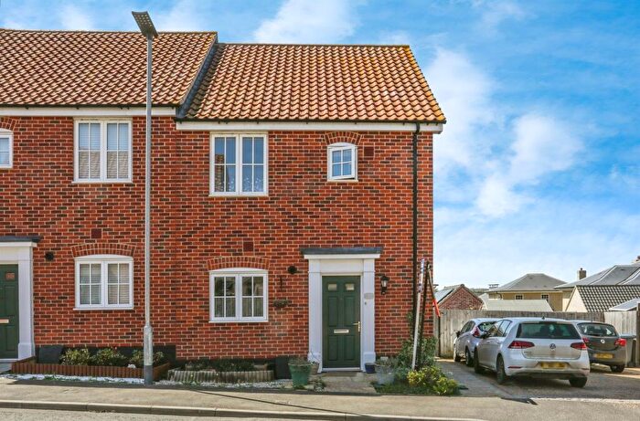 3 Bedroom Semi-Detached House For Sale In Hornbeam Road, Saxmundham, IP17