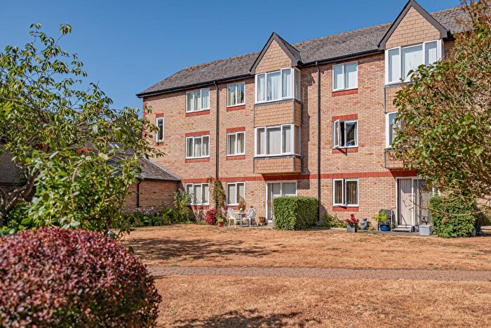 2 Bedroom Flat For Sale In St. Neots, Cambridgeshire, PE19