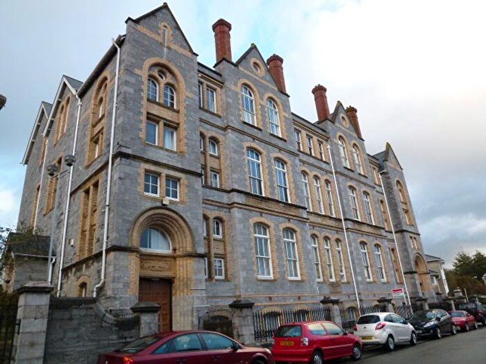 2 Bedroom Flat To Rent In Sutton High, Regent St, PL4