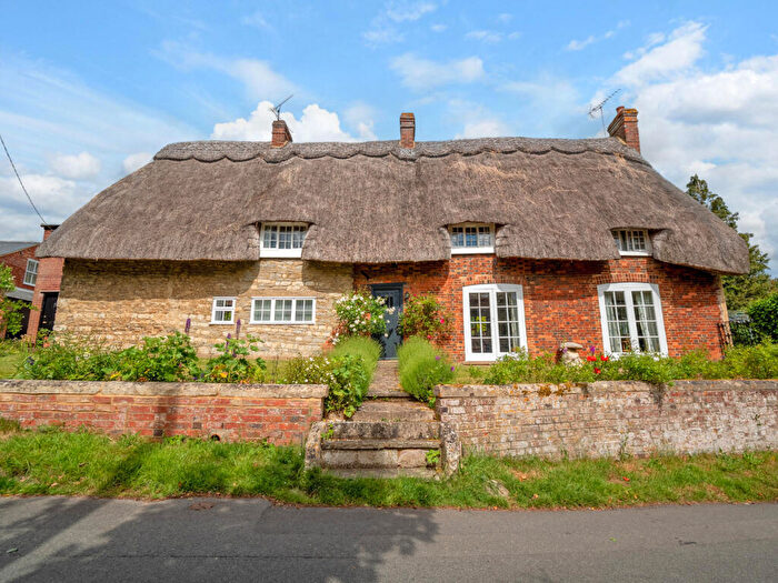4 Bedroom Cottage For Sale In Old End Padbury Buckingham, Buckinghamshire, MK18