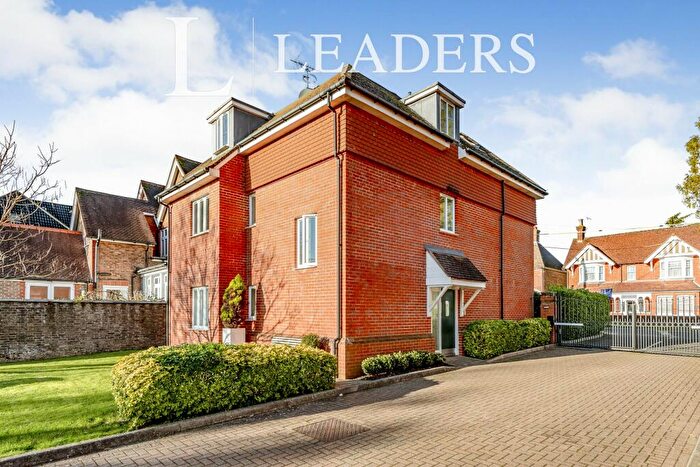 2 Bedroom Apartment To Rent In Argyll Court, Southgate, RH11