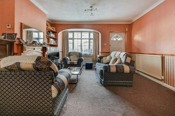 2 Bedroom Terraced House To Rent In Buckingham Road, Seven Kings, IG1