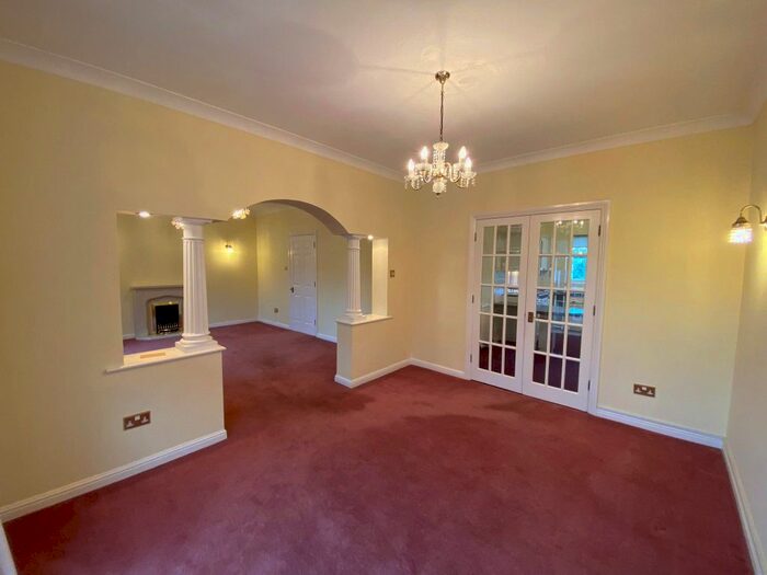 2 Bedroom Flat To Rent In Winn Road, Southampton, SO17