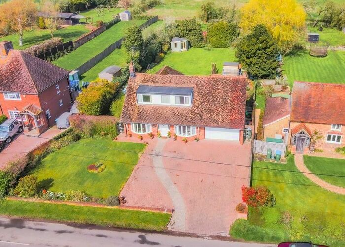 4 Bedroom Chalet For Sale In Horton Road, Slapton, Leighton Buzzard, LU7