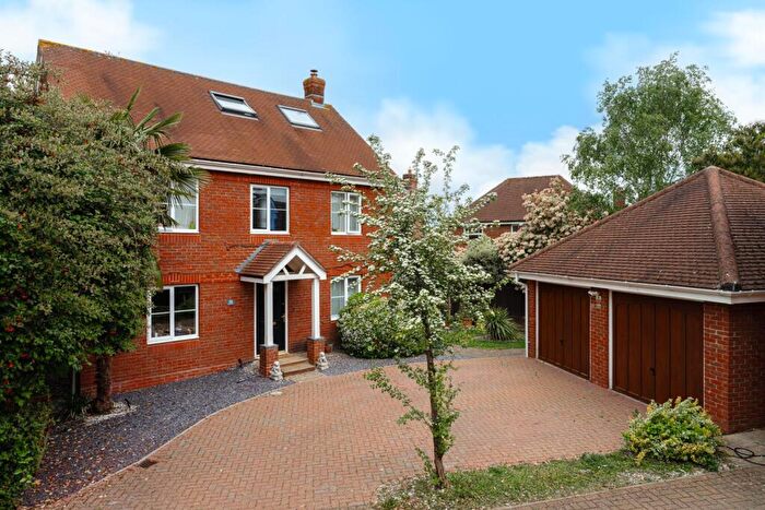 4 Bedroom Detached House For Sale In Monro Place, Epsom, KT19