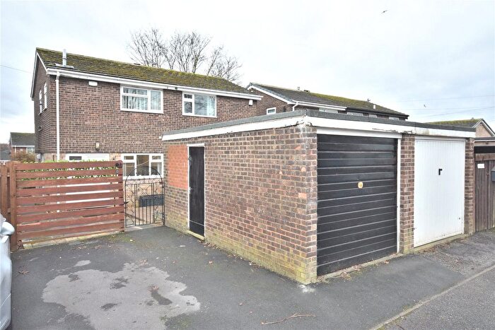 2 Bedroom Semi Detached House For Sale In Croftside Close, Leeds, West Yorkshire, LS14