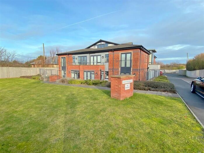 2 Bedroom Flat To Rent In Norwood House, Glebe Close, Blackpool, FY4