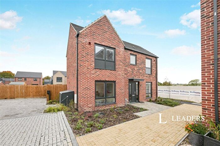 3 Bedroom Detached House To Rent In Brigettine Square, CB1