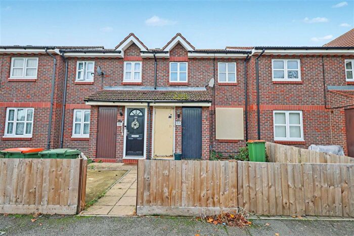 3 Bedroom Terraced House For Sale In King George Avenue, West Beckton, E16