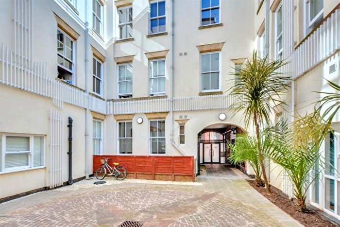 2 Bedroom Flat To Rent In Hounds Gate, Nottingham, NG1