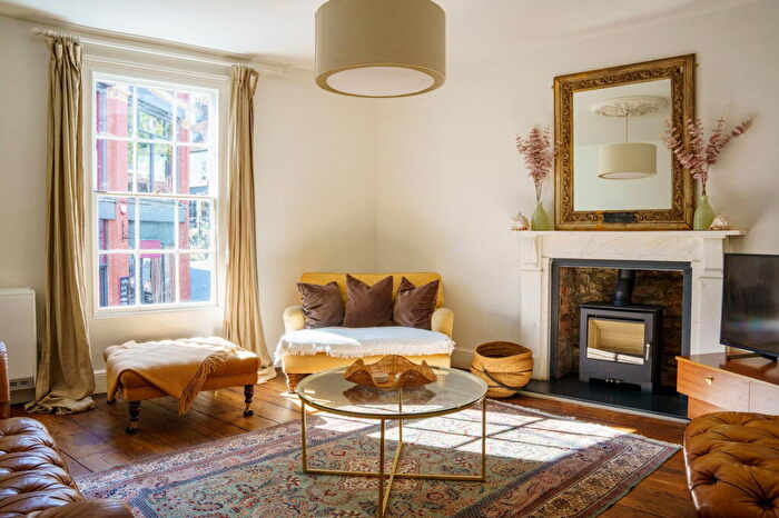 2 Bedroom Flat For Sale In Stony Street, Frome, Somerset, BA11