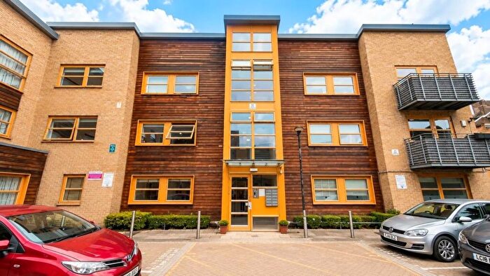 2 Bedroom Flat To Rent In Denmark Place, London, E3