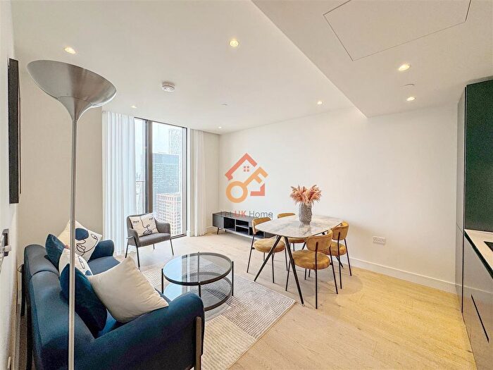 2 Bedroom Flat To Rent In Harcourt Tower, Marsh Wall, London, E14