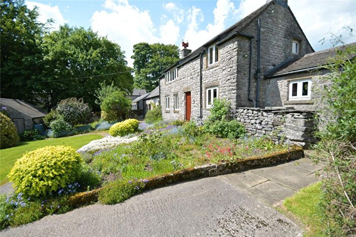 2 Bedroom Cottage For Sale In Blackwell, Buxton, Derbyshire, SK17