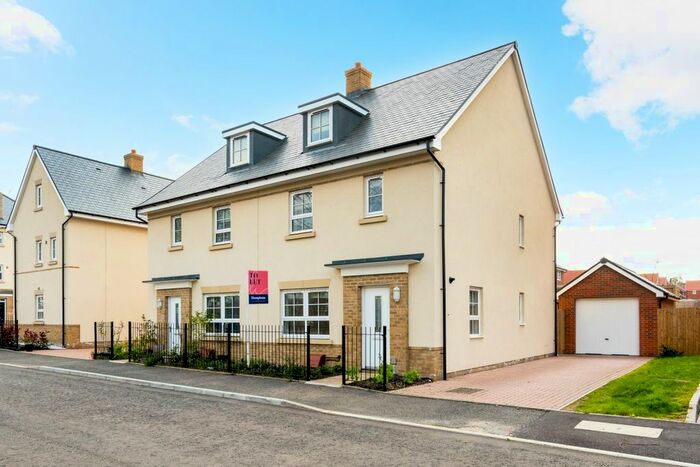 5 Bedroom Semi-Detached House To Rent In West Hope Grant's Road, Aldershot, GU11