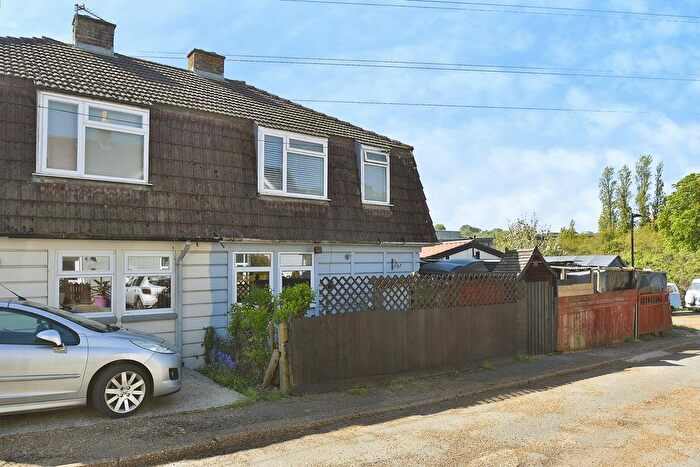 3 Bedroom Semi-Detached House To Rent In Rooke Street, Newport, PO30