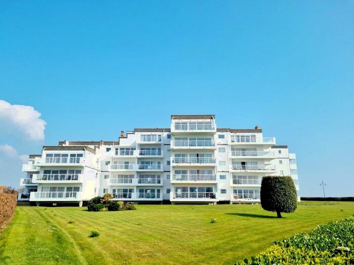 2 Bedroom Flat To Rent In Royal Parade, Eastbourne, BN22