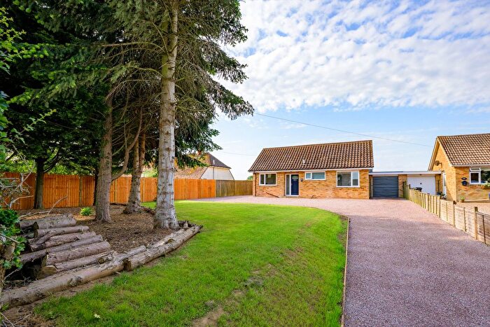3 Bedroom Detached Bungalow For Sale In High Street, Hagworthingham, PE23
