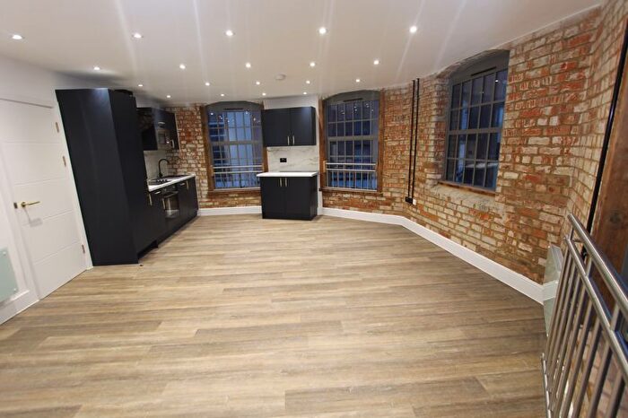 1 Bedroom Flat To Rent In Overstone Road, Northampton, NN1