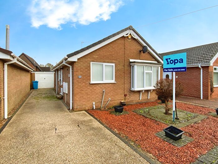 2 Bedroom Detached Bungalow For Sale In Charnock Avenue, Hull, HU9