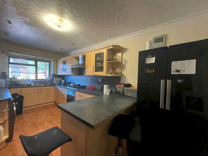 6 Bedroom Terraced House To Rent In Rutland Road, Ilford, IG1