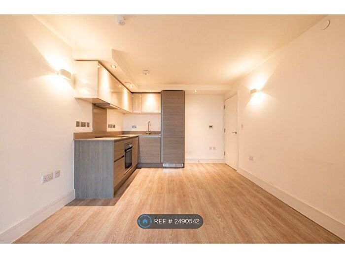 1 Bedroom Flat To Rent In Premier House, Edgware, HA8