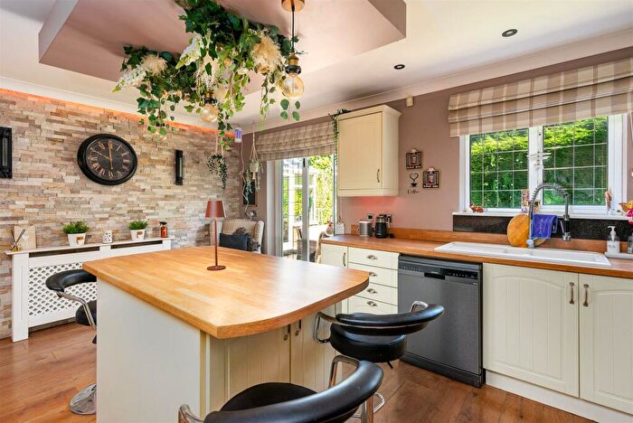 4 Bedroom Detached House For Sale In Main Street, Patrington Haven, HU12