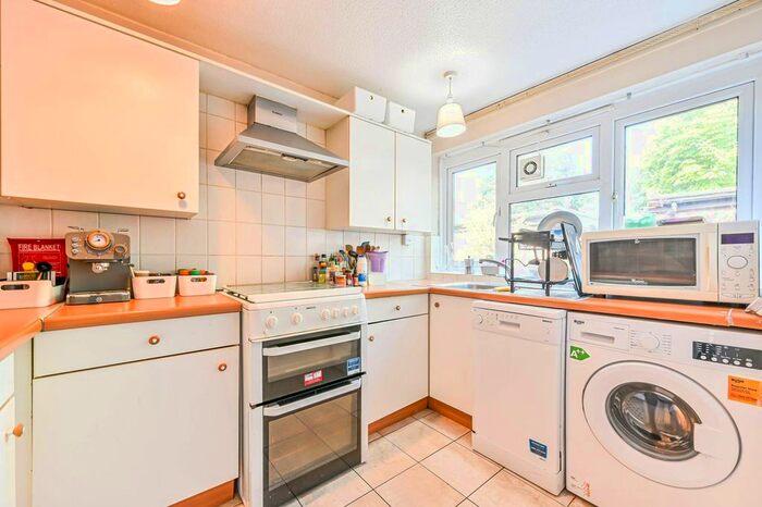 3 Bedroom Property To Rent In Goodman Crescent, Telford Park, London, SW2